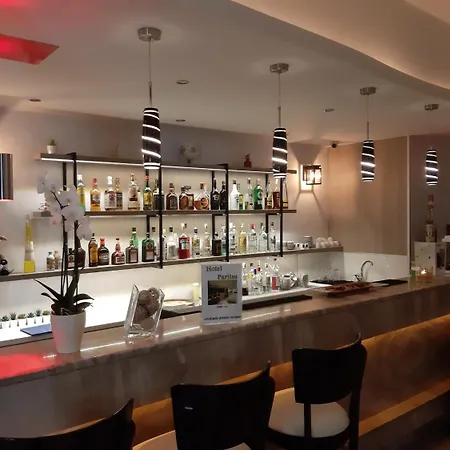 Paritsa Hotel 2*