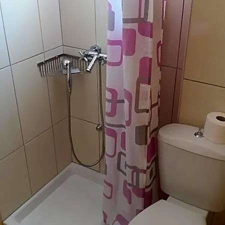 Hotel Paritsa 2*