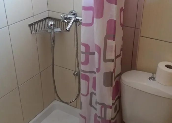 Otel Paritsa 2*