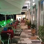 Отель Paritsa