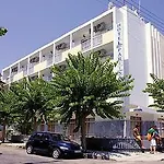 Paritsa Отель